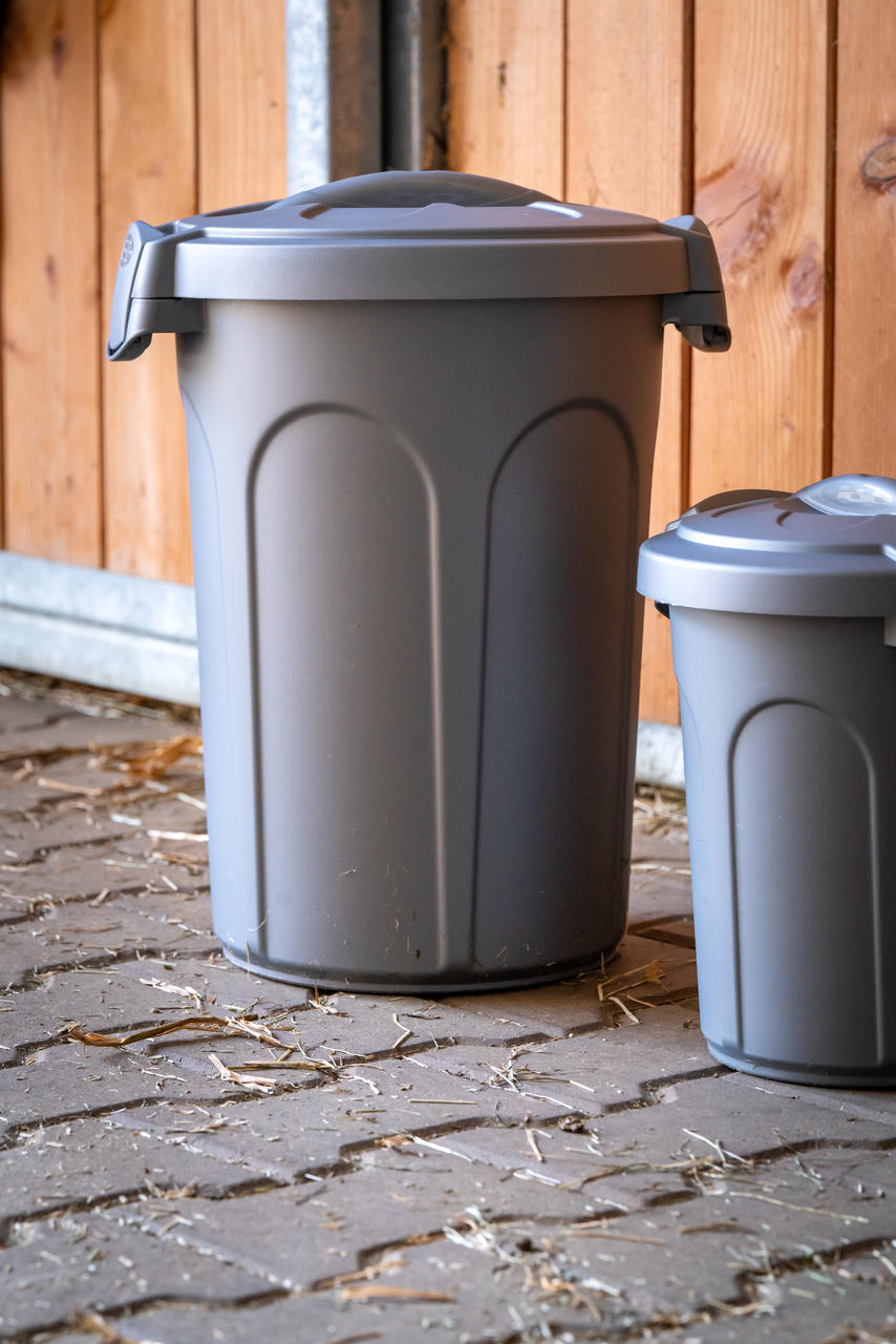 Kerbl Conteneur alimentaire Jerry, avec couvercle, 23 litres