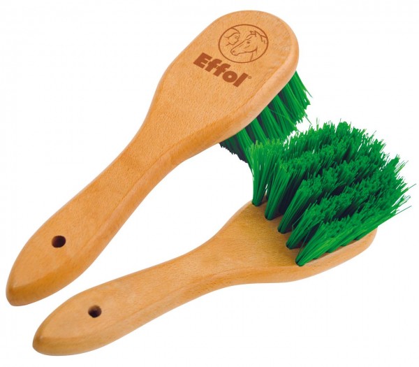 Effol Brosse à sabots avec manche extra long